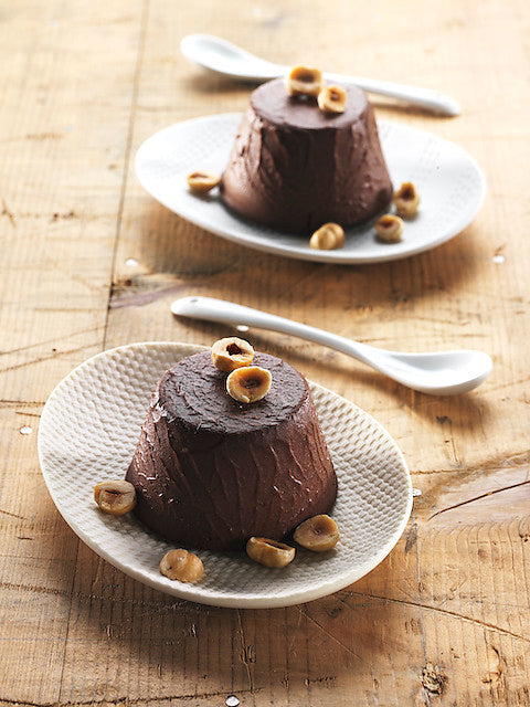 Flans de millet au cacao amer et aux noisettes